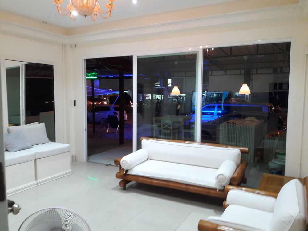 Oyo 1117 Phuket Airport Suites Thalang Exterior photo